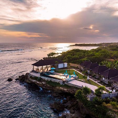 Ombak Bay Lembongan Hotel Exterior photo