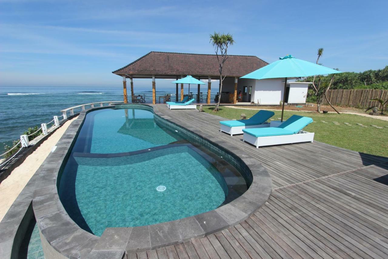 Ombak Bay Lembongan Hotel Exterior photo