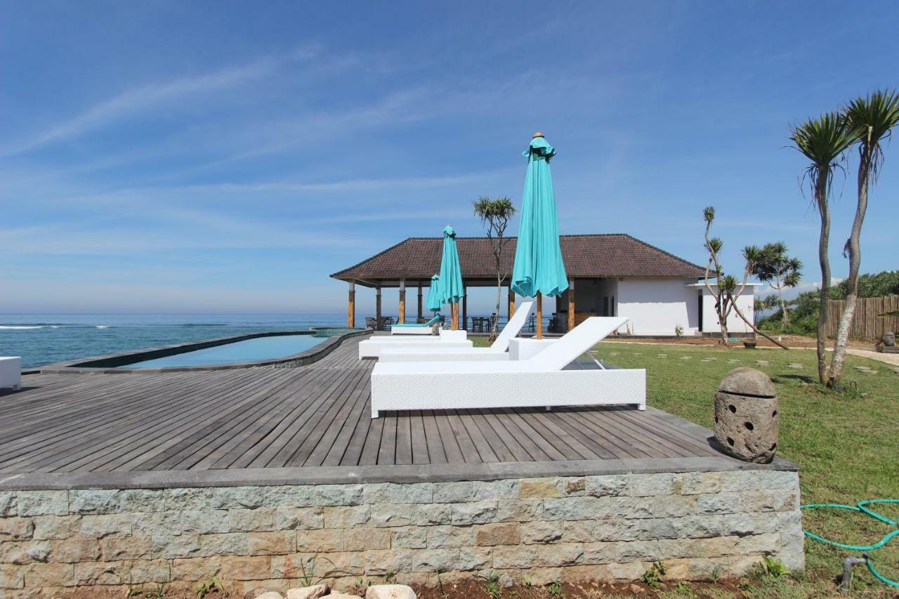 Ombak Bay Lembongan Hotel Exterior photo
