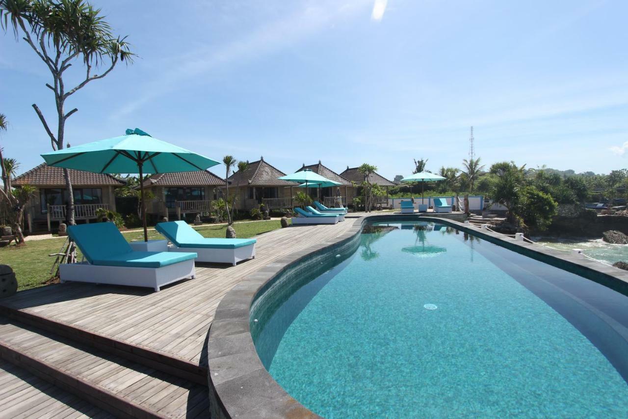 Ombak Bay Lembongan Hotel Exterior photo