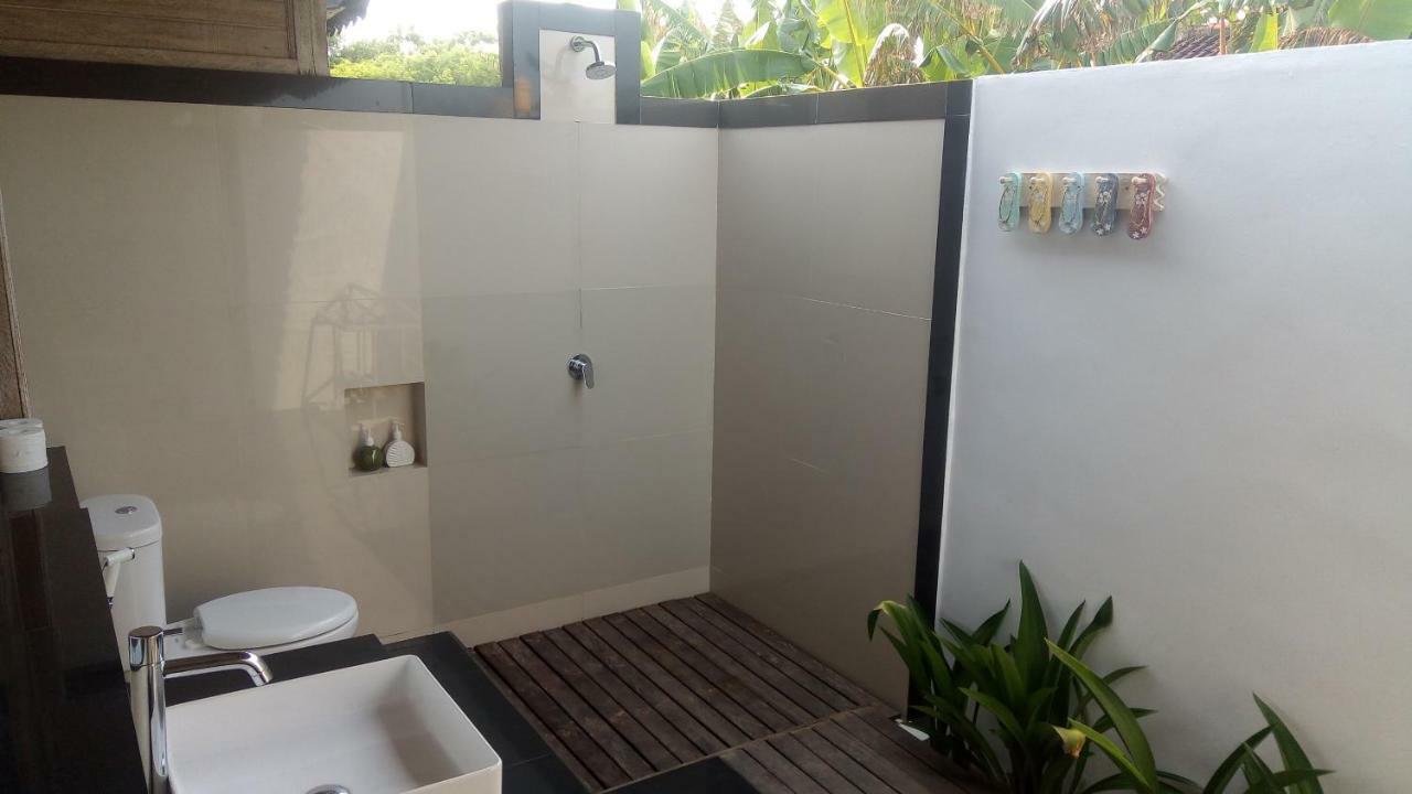 Ombak Bay Lembongan Hotel Exterior photo