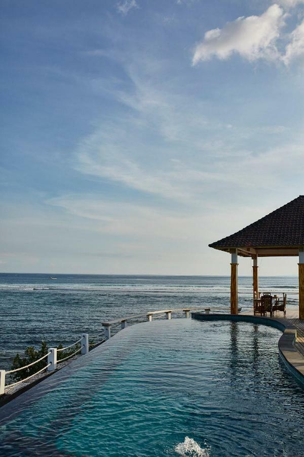 Ombak Bay Lembongan Hotel Exterior photo
