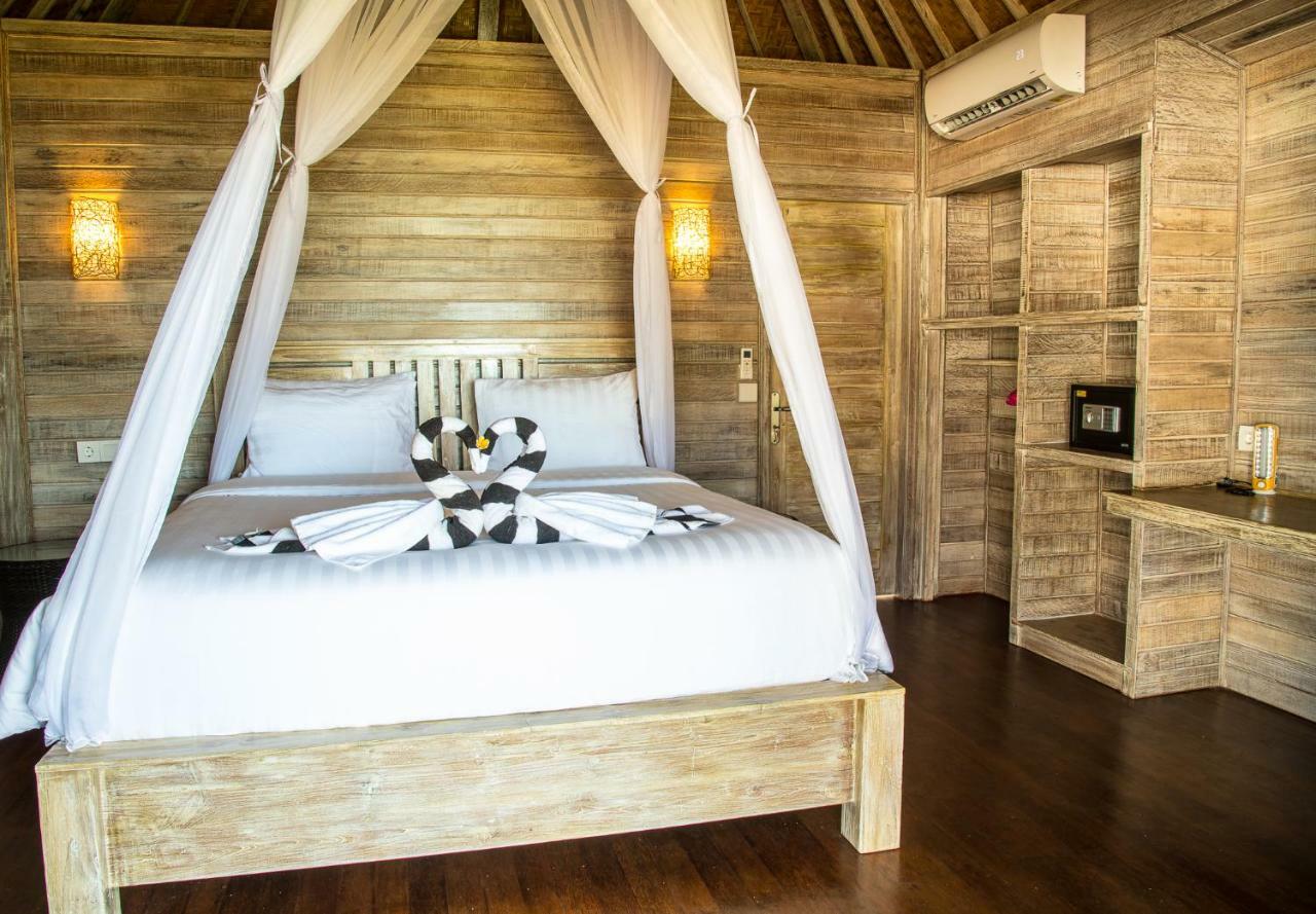 Ombak Bay Lembongan Hotel Exterior photo
