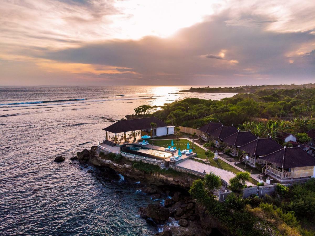 Ombak Bay Lembongan Hotel Exterior photo