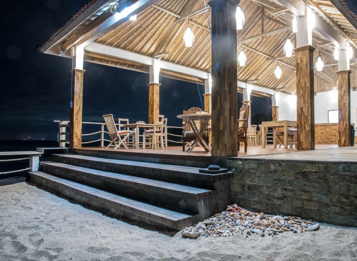 Ombak Bay Lembongan Hotel Exterior photo
