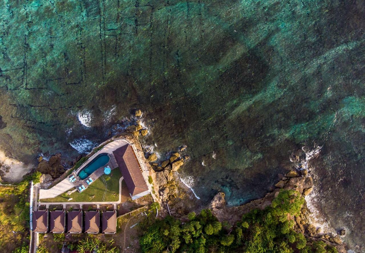 Ombak Bay Lembongan Hotel Exterior photo