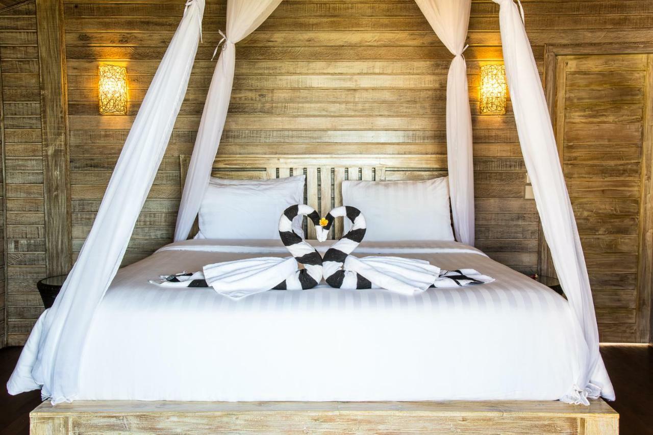 Ombak Bay Lembongan Hotel Exterior photo